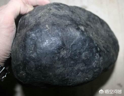 翡翠原石场口特点介绍,翡翠赌石莫湾基老场口料有什么特征的？