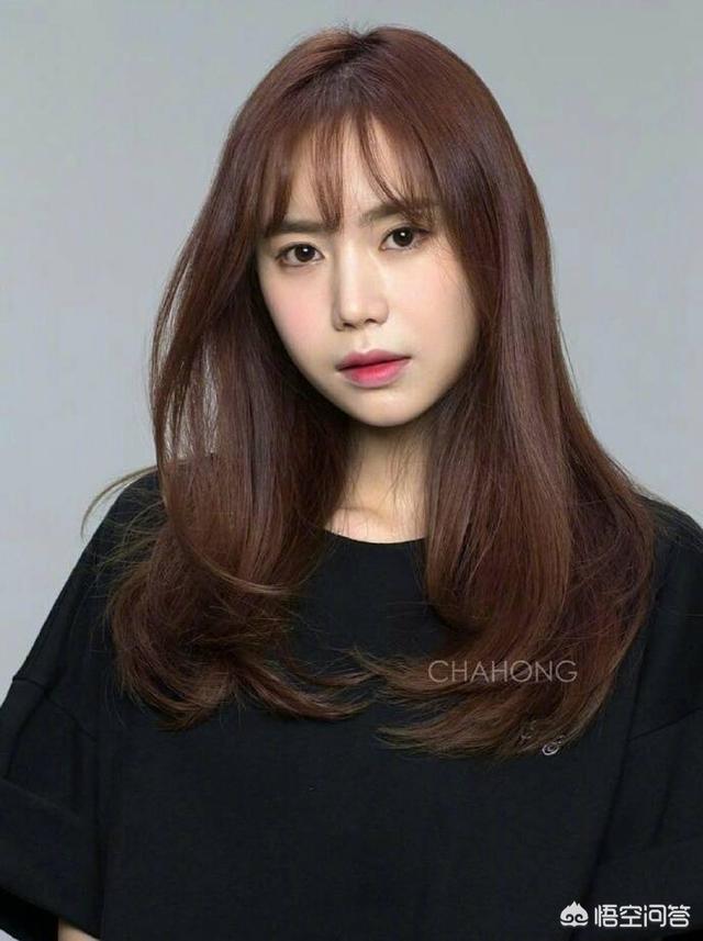 头条问答 40岁女性染什么颜色的头发最适合 为什么 成铭聊时尚的回答 0赞