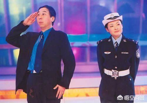 周涛为什么退出央视,董卿为什么被称为“央视一姐”？