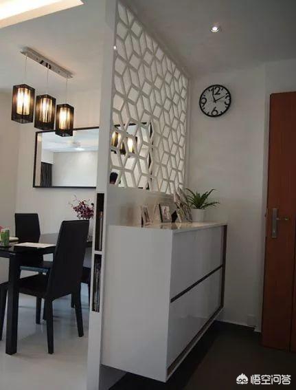 鞋柜放在入户门哪侧好,开门就是客餐厅，鞋柜如何摆？