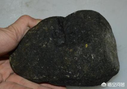 翡翠原石场口特点介绍,翡翠赌石莫湾基老场口料有什么特征的？