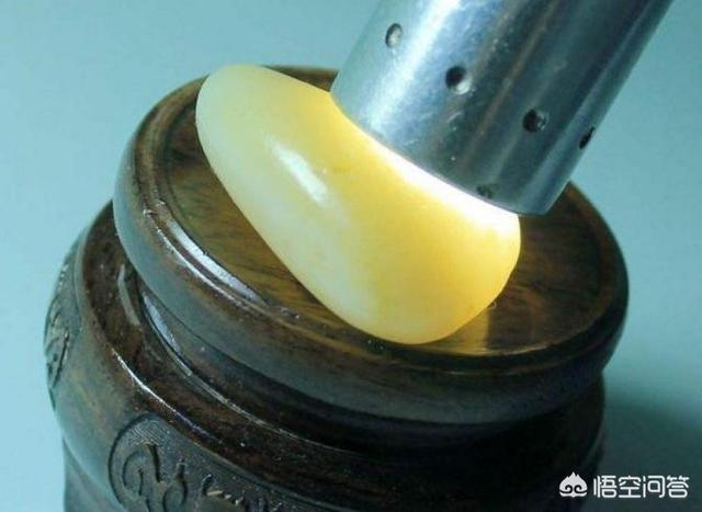 手电筒翡翠鉴别最直接方法,用电筒怎么鉴别玉的真假？