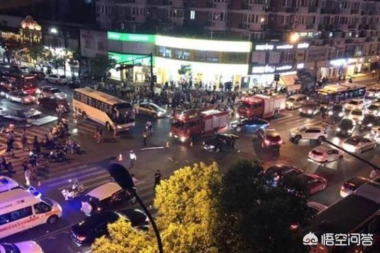 杭州发生翻车事故:杭州城西交通事故中，到底是什么原因导致车辆失控
