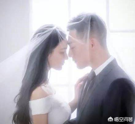 张馨予训狗惨被咬热点:张馨予和何捷的结婚喜讯引起了大家的广泛关注，对此你怎么看？