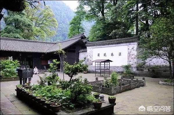 峨眉山有哪些有名的景点？
？