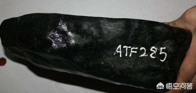 翡翠原石场口特点介绍,翡翠赌石莫湾基老场口料有什么特征的？