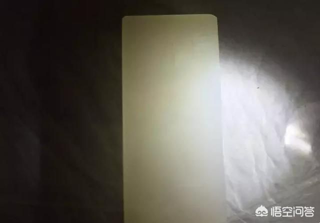 手电筒翡翠鉴别最直接方法,用电筒怎么鉴别玉的真假？