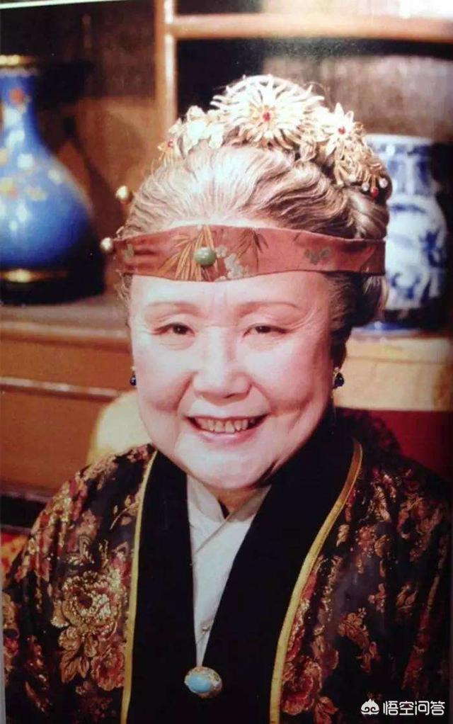 红楼梦里王夫人汇报因晴雯患了女儿痨被赶走时贾母知道她在说谎吗有