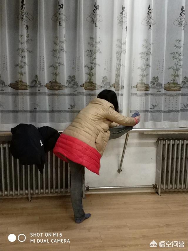 一字马女生:26岁女人如何才能练一字马