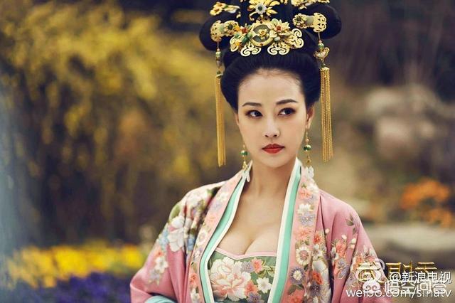 周海媚的老公是谁啊:周海媚和高圆圆，谁更像周芷若？
