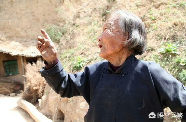 可蒙:对于不愿意赡养父母的有钱人应该怎么办？