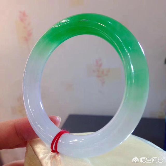 买玉手镯去哪里买比较好,淘宝上有哪些真的玉镯店推荐？