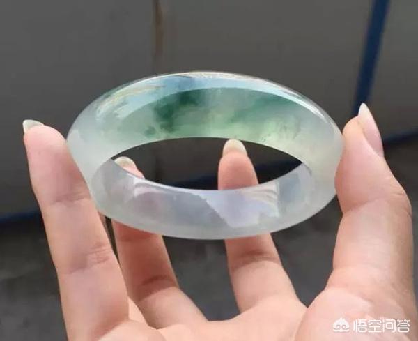 买玉手镯去哪里买比较好,淘宝上有哪些真的玉镯店推荐？