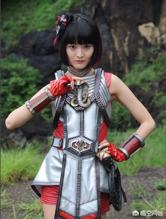 怪兽也开始了娘化之路,之后如杰顿,艾雷王等怪兽也得到了少女的形态