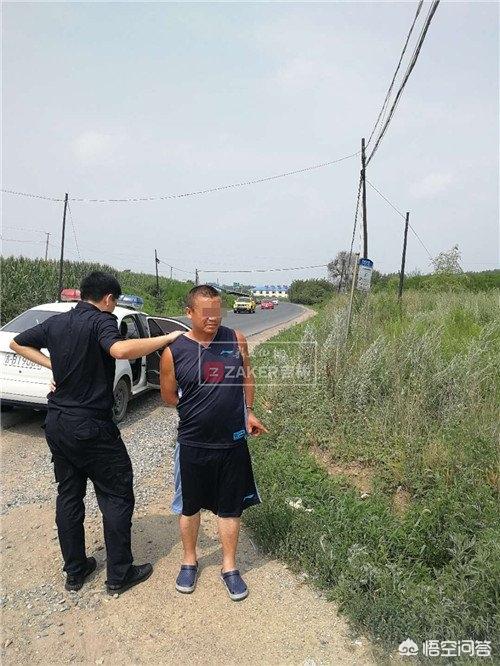 偷狗贼怎么打狗:农村冬天偷狗贼很猖狂，该如何避免自家狗被偷呢？