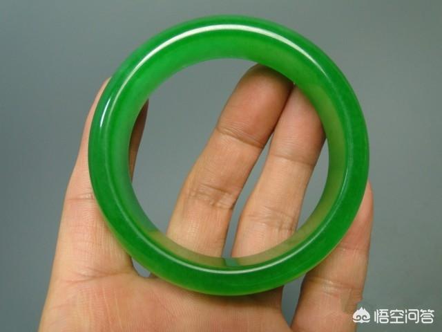 买玉手镯去哪里买比较好,淘宝上有哪些真的玉镯店推荐？