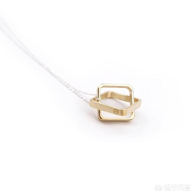 微信名字女生简单气质三个字:女生戴什么首饰比较有气质