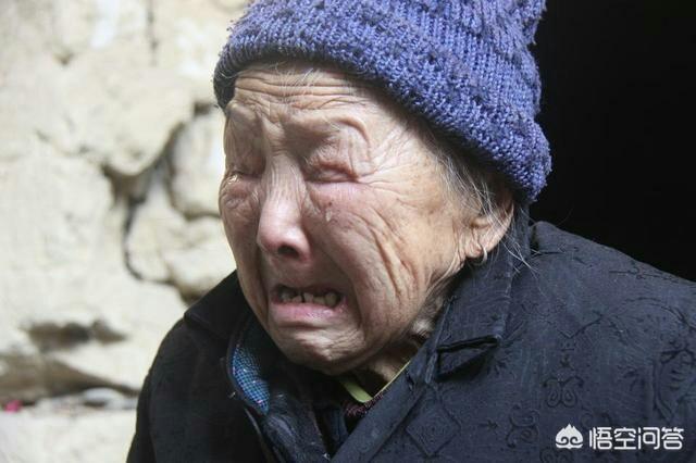 可蒙:对于不愿意赡养父母的有钱人应该怎么办？