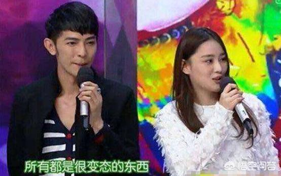 张馨予训狗惨被咬:自己养的宠物狗，给它洗澡被咬了，还有必要养吗，养有一年了？