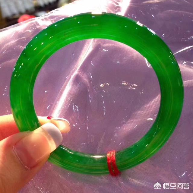 买玉手镯去哪里买比较好,淘宝上有哪些真的玉镯店推荐？