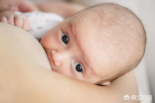 经期奶水少的原因有哪些:来月经后，母乳还有营养吗？