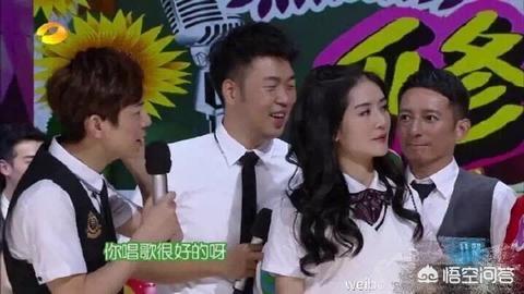 整蛊男朋友灵异事件:有哪些明星因错位而闹出笑话的照片？
