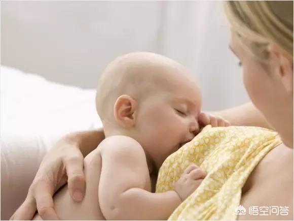 宝宝最好吃几个月母乳？母乳一直很少了,到底怎样喂养科学些？