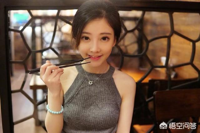 高冷男神钱小佳:斗鱼钱小佳为什么会火？如何评价钱小佳？