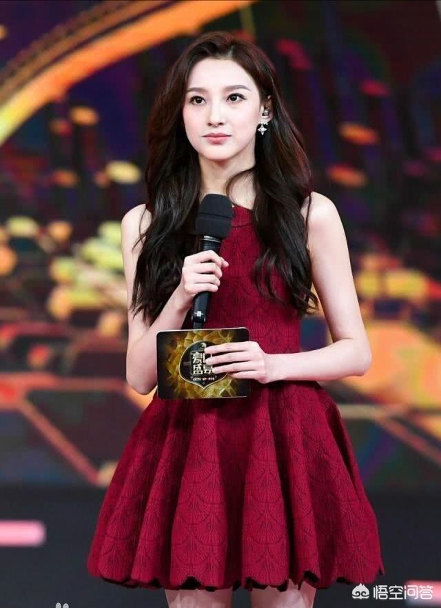 CCTV5美女主播马凡舒和杨茗茗,谁主持节目更好？你更喜欢哪一位？