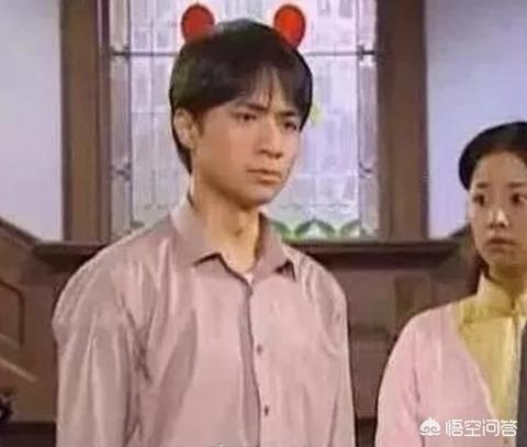 整蛊男朋友灵异事件:有哪些明星因错位而闹出笑话的照片？