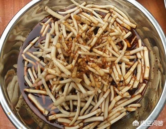 折耳鱼磁力:现在市面上有多少人喜欢吃折耳根（鱼熏草）？