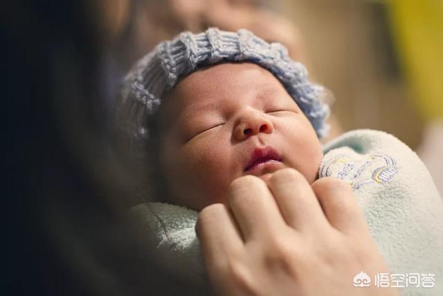 面部危险三角区:亲吻小婴儿的危险性有多大