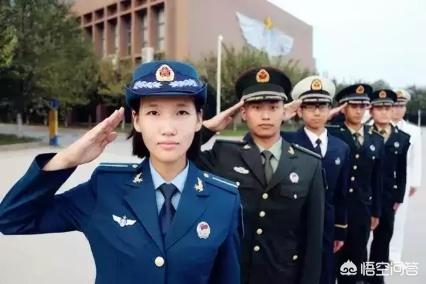 我国现在军人的军装分为哪几种？各个兵种之间都有什么不同呢？