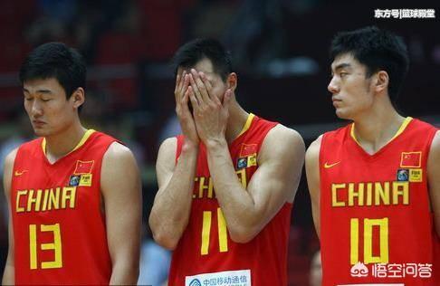 吕瑶门事件:2009年男篮在颁奖仪式上的偷笑门，为何被有些人痛批？