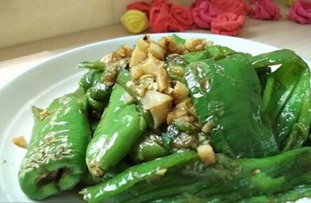 头条问答 - 大蒜什么时候放入锅中炒菜效果最好?(18个回答)