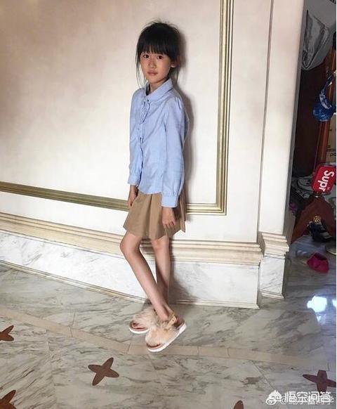 古巨基婚礼:焦恩俊罕见晒女儿长腿照，星二代谁的腿更长？
