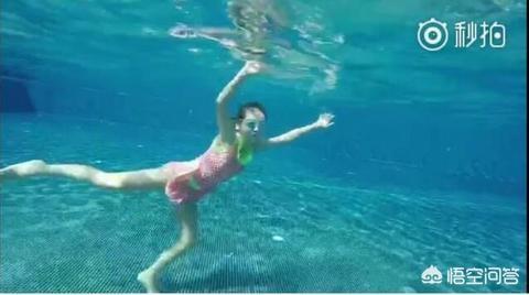古巨基婚礼:焦恩俊罕见晒女儿长腿照，星二代谁的腿更长？