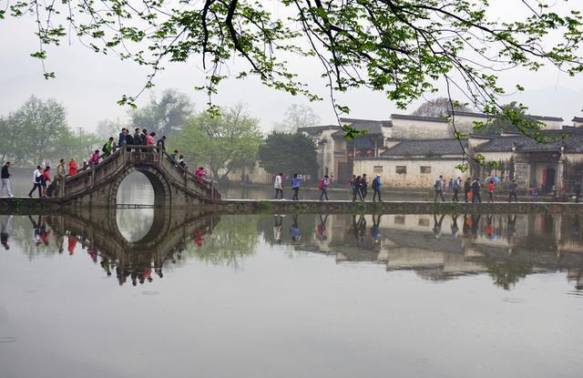 白居易的《忆江南》写的是那个地方？