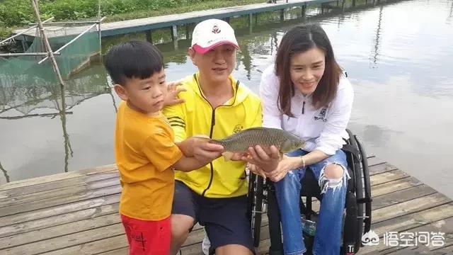 桑兰摔伤:在赛前训练中意外受伤导致瘫痪的体操运动员桑兰，近况怎么样了