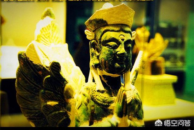万芙伽:古代建筑文化中，屋顶上带翅膀的小人为什么叫“嫔伽”？