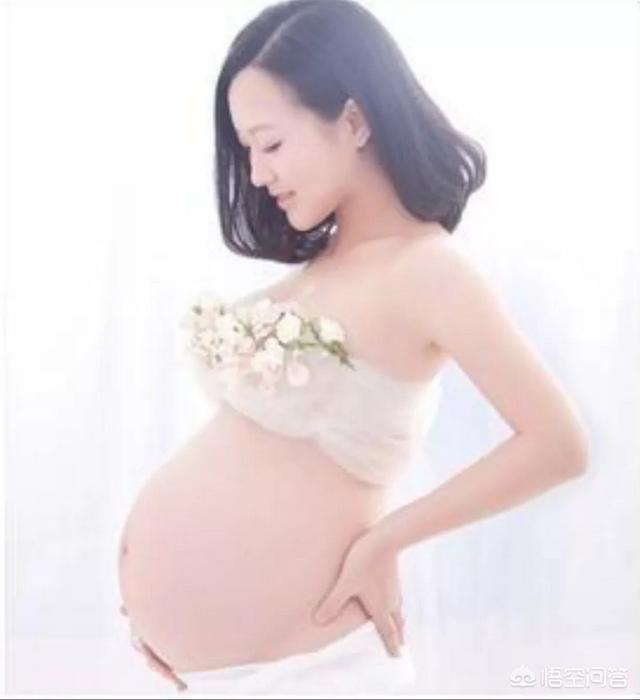 怀孕就有乳汁分泌了:怀孕7个月就来奶了正常吗？