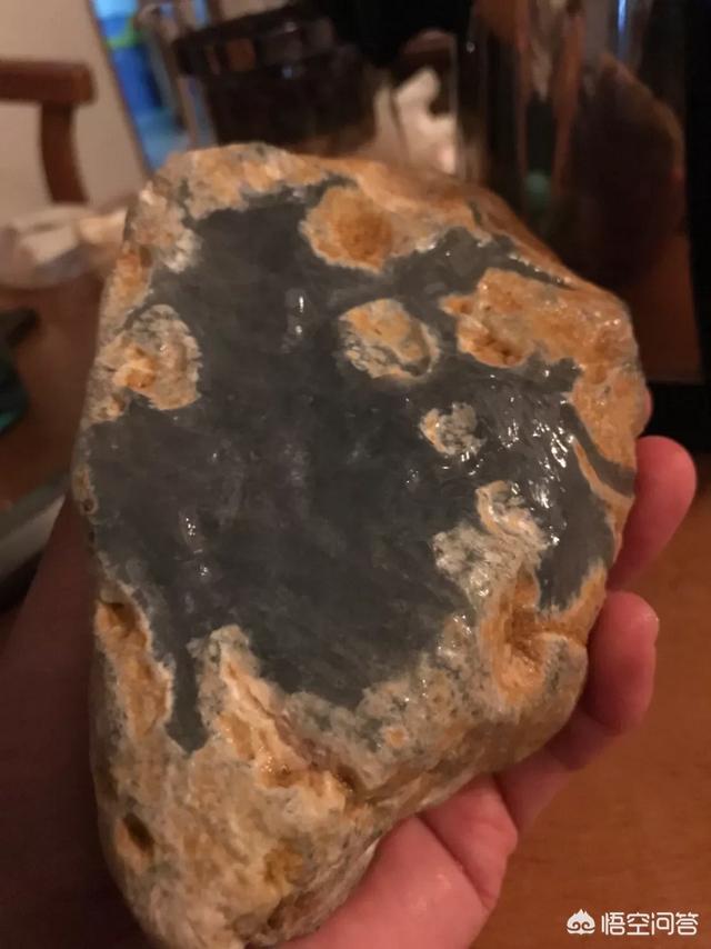 翡翠的颜色,为什么翡翠的颜色是五颜六色的？