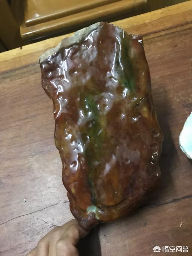 翡翠的颜色,为什么翡翠的颜色是五颜六色的？