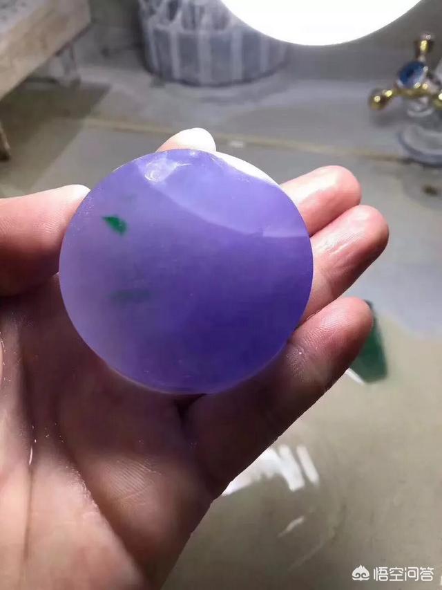 翡翠的颜色,为什么翡翠的颜色是五颜六色的？