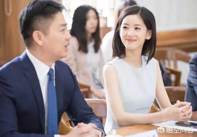 刘强东“涉性侵女大学生”事情出了以后,奶茶妹妹在干什么？