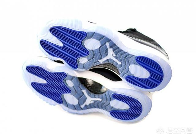 乔11变色龙多少钱:aj11康扣和aj11变色龙有哪些区别，哪个更结实耐抗？