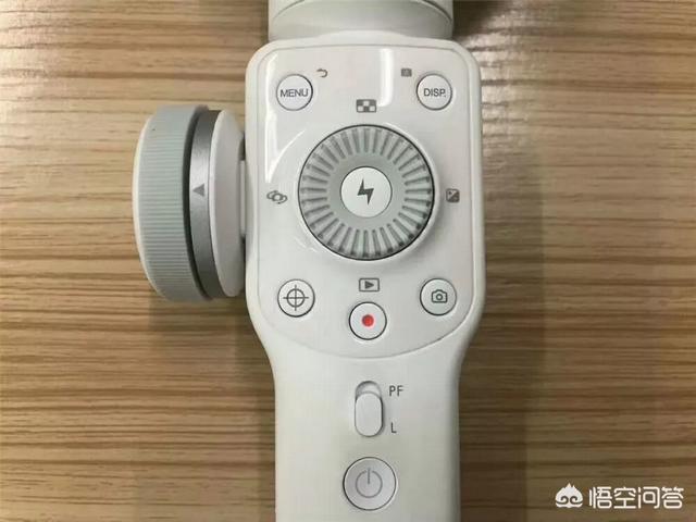 手持稳定器哪个性价比好一点？
