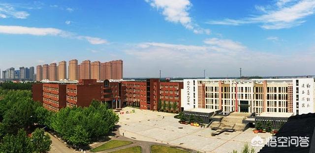 其前身是北京化工大學北方學院,2013年轉設更名為燕京理工學院,是一所