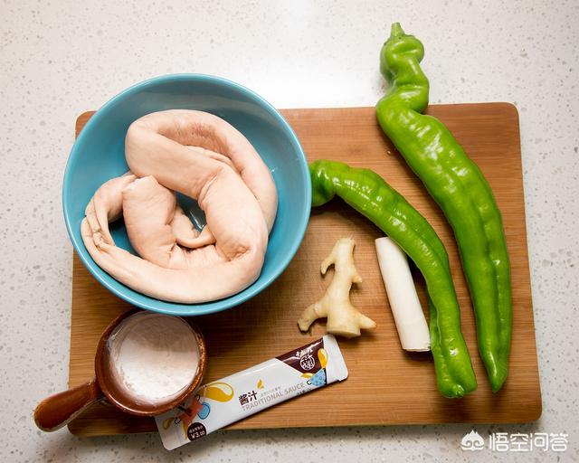 炒大肠有什么不能说的技巧，如何做出美味的青椒炒大肠