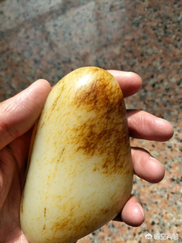 真正的和田黄玉,如何鉴定和田玉的黄玉籽料的价值？